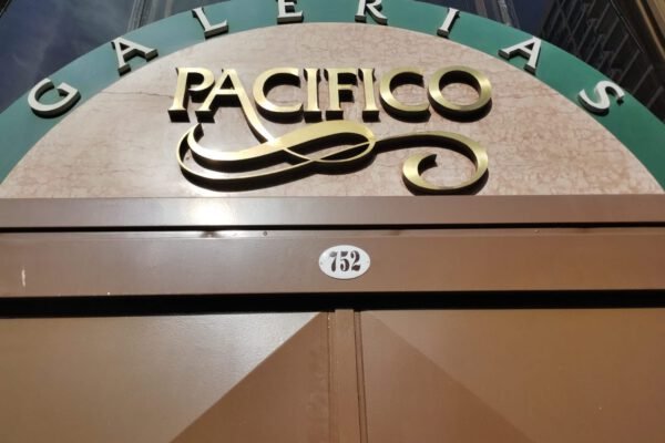 Ovaladas Nuestros clientes — Placas Parmui Placa enlozada Parmui, ovaladas nuestros clientes