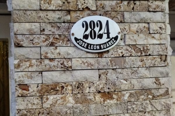 Ovaladas Nuestros clientes — Placas Parmui Placa enlozada Parmui, ovaladas nuestros clientes