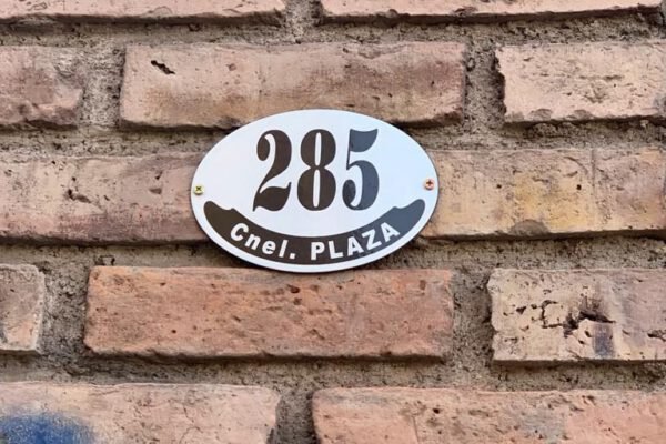 Ovaladas Nuestros clientes — Placas Parmui Placa enlozada Parmui, ovaladas nuestros clientes