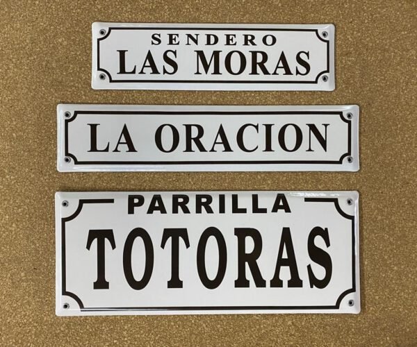 2 Líneas — Placas Parmui Placa enlozada Parmui, 2 líneas