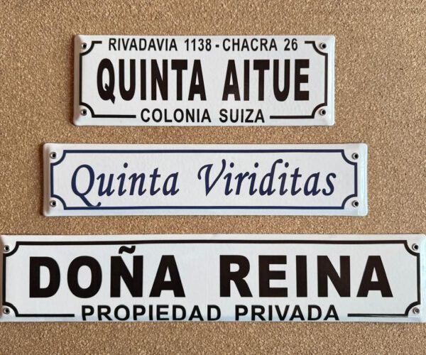 2 Líneas — Placas Parmui Placa enlozada Parmui, 2 líneas