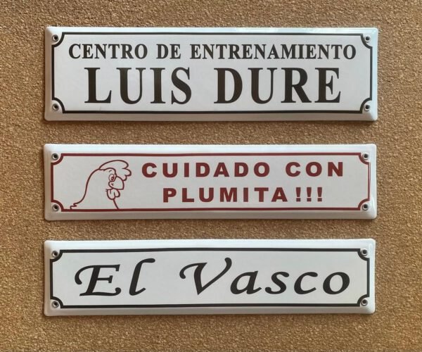 2 Líneas — Placas Parmui Placa enlozada Parmui, 2 líneas