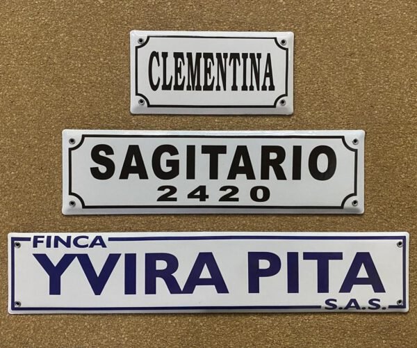 2 Líneas — Placas Parmui Placa enlozada Parmui, 2 líneas