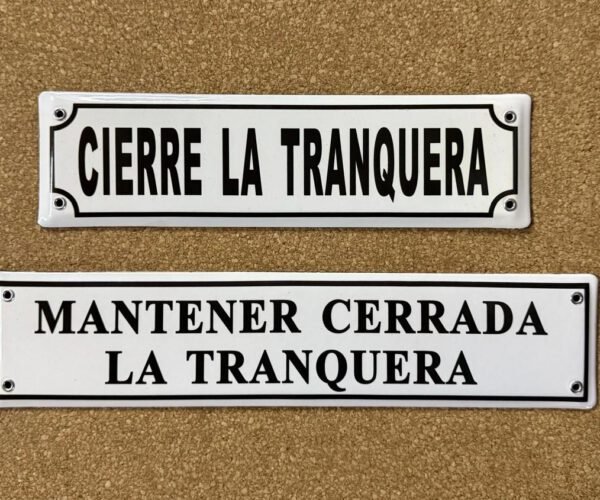 2 Líneas — Placas Parmui Placa enlozada Parmui, 2 líneas