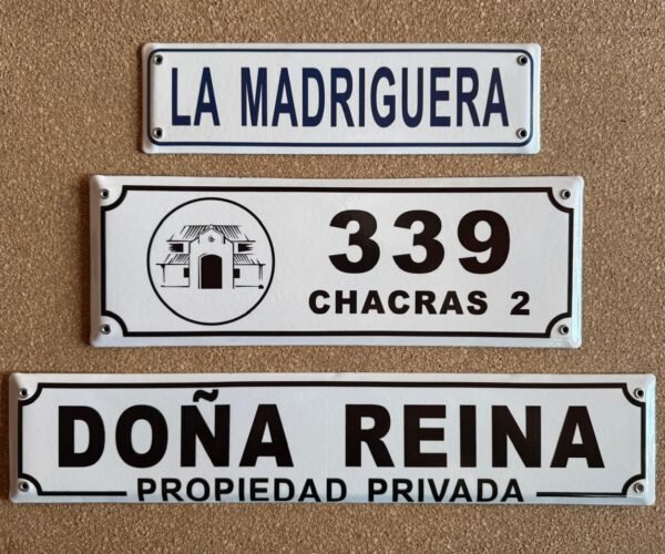 2 Líneas — Placas Parmui Placa enlozada Parmui, 2 líneas