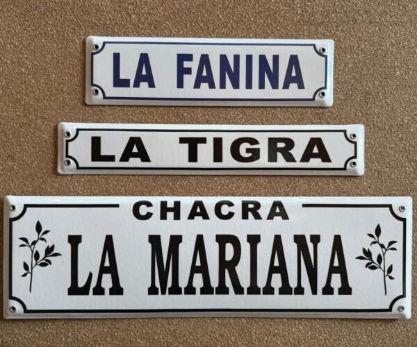 2 Líneas — Placas Parmui Placa enlozada Parmui, 2 líneas