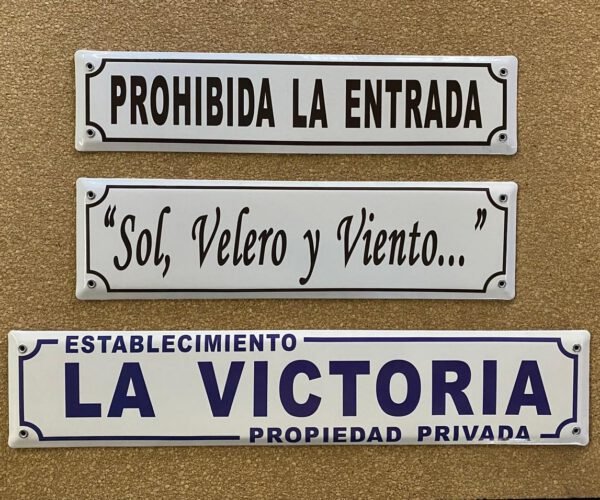 3 Líneas — Placas Parmui Placa enlozada Parmui, 3 líneas