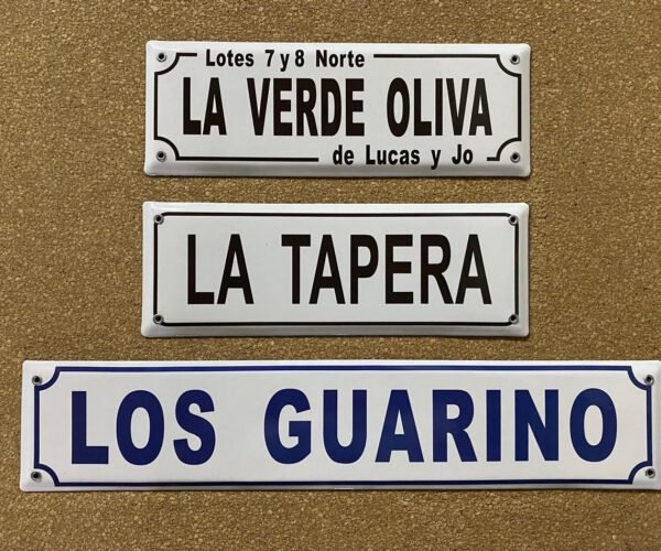 3 Líneas — Placas Parmui Placa enlozada Parmui, 3 líneas
