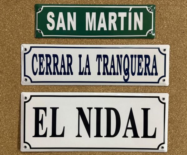 Cerrar la Tranquera — Placas Parmui Placa enlozada Parmui, cerrar la tranquera