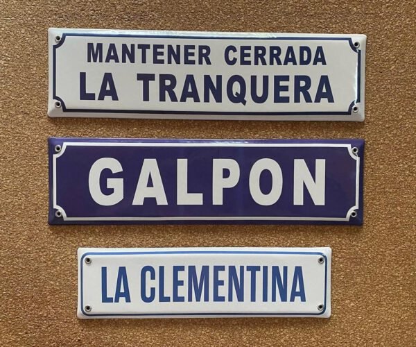 Cerrar la Tranquera — Placas Parmui Placa enlozada Parmui, cerrar la tranquera
