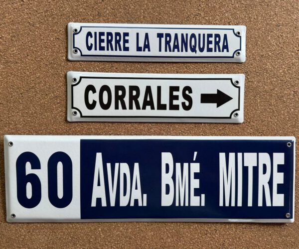 Con Dirección — Placas Parmui Placa enlozada Parmui, con dirección
