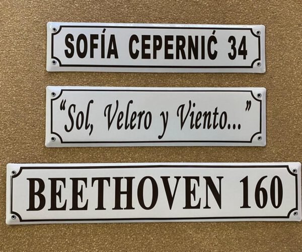 Con Dirección — Placas Parmui Placa enlozada Parmui, con dirección