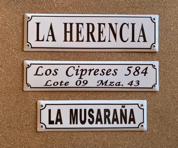 Con Dirección — Placas Parmui Placa enlozada Parmui, con dirección