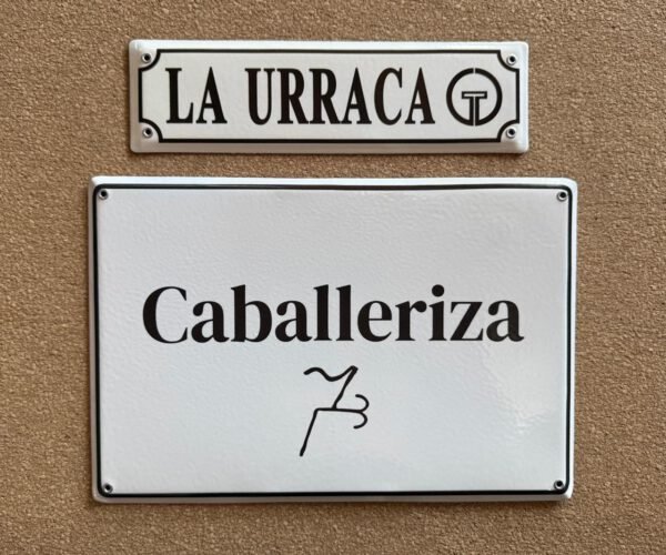 Con Logo — Placas Parmui Placa enlozada Parmui, con logo