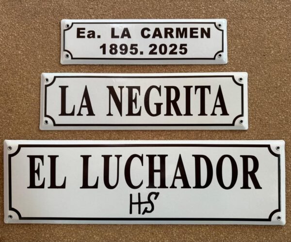 Con Logo — Placas Parmui Placa enlozada Parmui, con logo