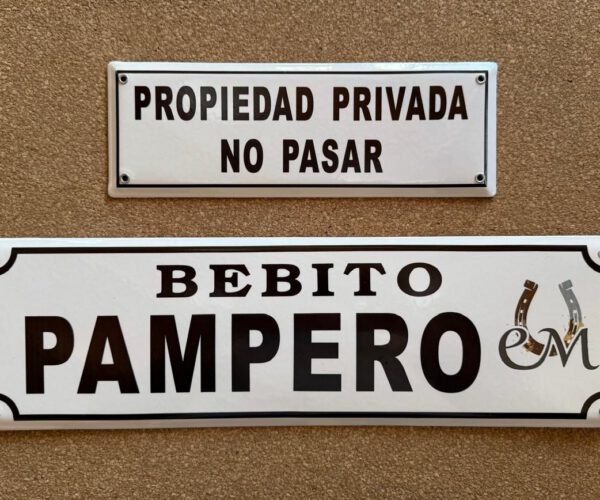 Con Logo — Placas Parmui Placa enlozada Parmui, con logo