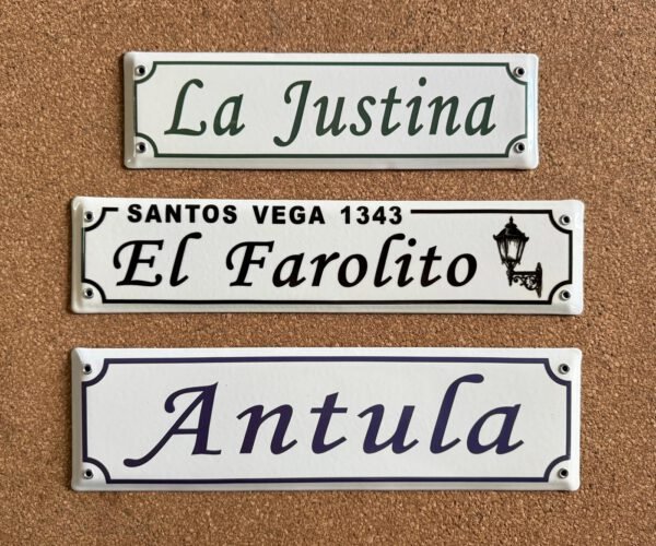 En Cursiva — Placas Parmui Placa enlozada Parmui, en cursiva