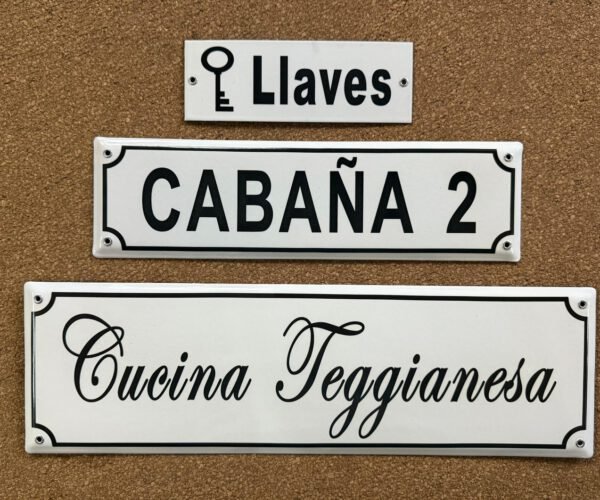 En Cursiva — Placas Parmui Placa enlozada Parmui, en cursiva