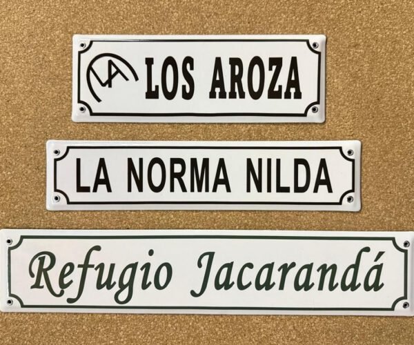 En Cursiva — Placas Parmui Placa enlozada Parmui, en cursiva