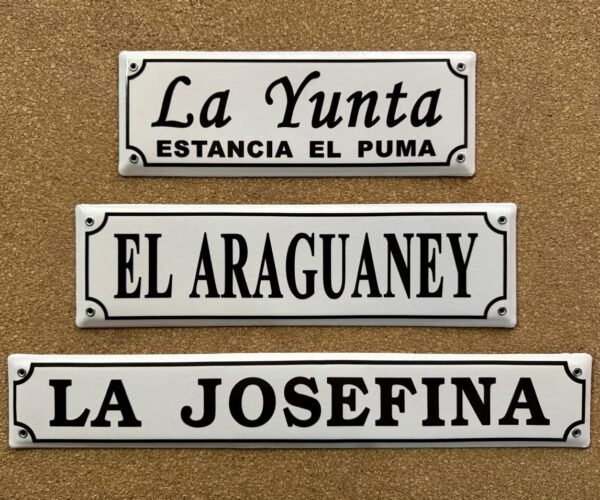 En Cursiva — Placas Parmui Placa enlozada Parmui, en cursiva