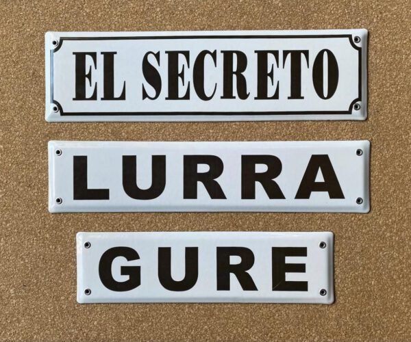 Sin Marco — Placas Parmui Placa enlozada Parmui, sin marco
