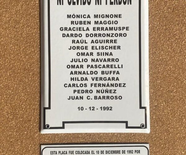 Conmemorativas — Placas Parmui Placa enlozada Parmui, conmemorativas