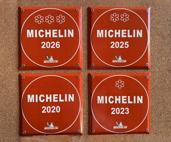 Cuadradas — Placas Parmui Placa enlozada Parmui, cuadradas