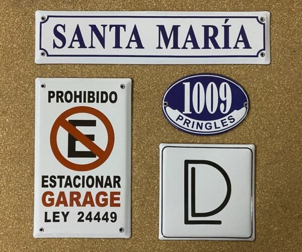 Cuadradas — Placas Parmui Placa enlozada Parmui, cuadradas
