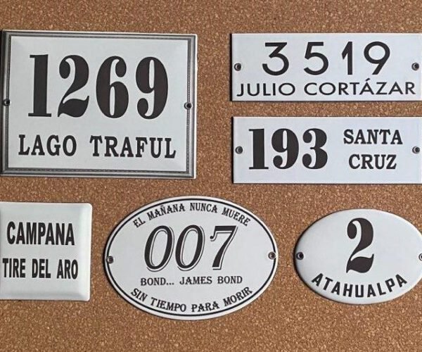 Cuadradas — Placas Parmui Placa enlozada Parmui, cuadradas