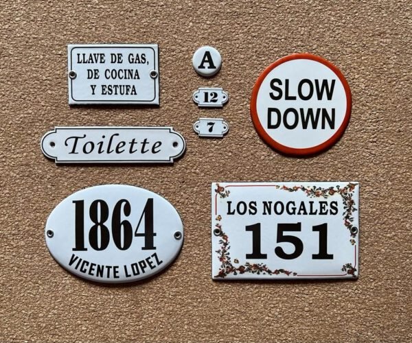 Medidas pequeñas — Placas Parmui Placa enlozada Parmui, medidas pequeñas