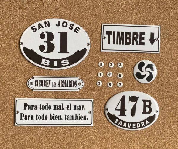 Medidas pequeñas — Placas Parmui Placa enlozada Parmui, medidas pequeñas