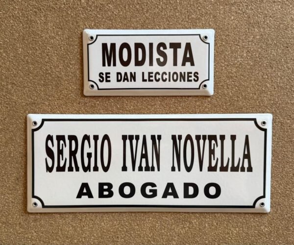 Profesionales — Placas Parmui Placa enlozada Parmui, profesionales